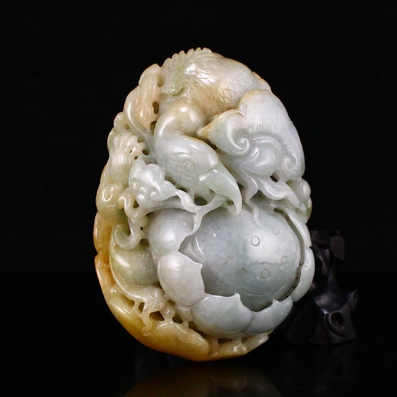 Natural Jadeite Ruyi Lotus Flower & Bird Pendant: Natural Jadeite Ruyi Lotus Flower & Bird Pendant Dimension: 85 x 58 x 45(mm) 3.35 x 2.28 x 1.77(inches) Weight: 0.66 lbs/300 g The wooden stand no included.