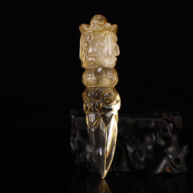 Vintage Chinese Crystal Carved Pestle XiangMo Pendant: Vintage Chinese Crystal Carved Pestle XiangMo Pendant Dimension: 85 x 20 x 20(mm) 3.35 x 0.79 x 0.79(inches) Weight: 0.09 lbs/42 g The wooden stand no included.