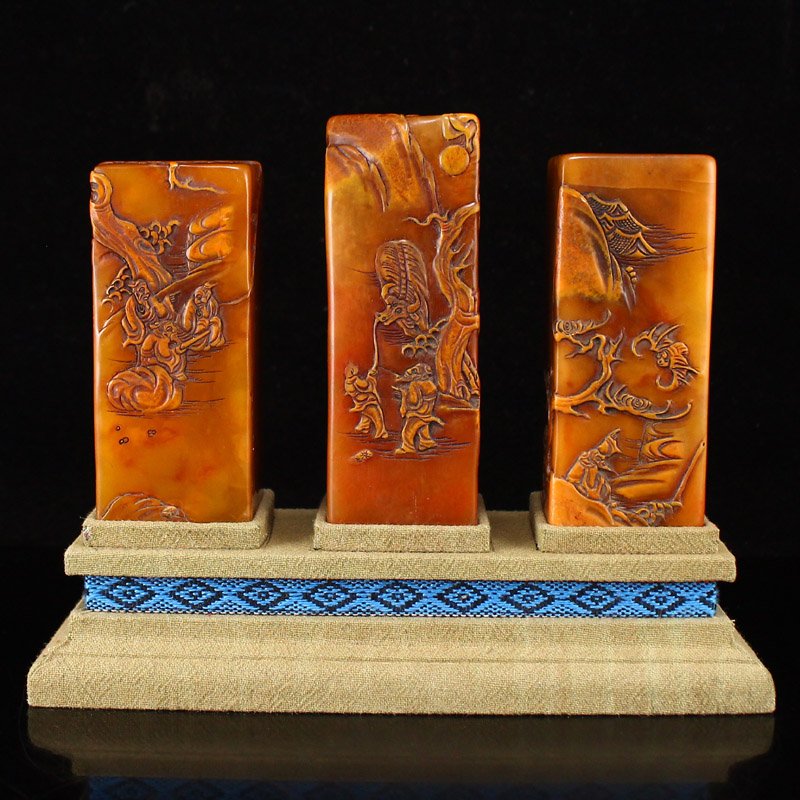Chinese Qing Tianhuang Stone Low Relief Seals w Box (1 of 16)