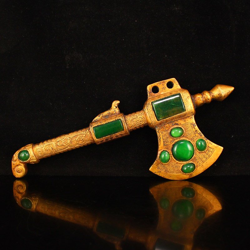 Vintage Gilt Gold Red Copper Inlay Green Jade Axe: Vintage Chinese Gilt Gold Red Copper Inlay Green Jade Axe Dimension: 277 x 116 x 28(mm) 10.91 x 4.57 x 1.1(inches) Weight: 1.53 lbs/695 g