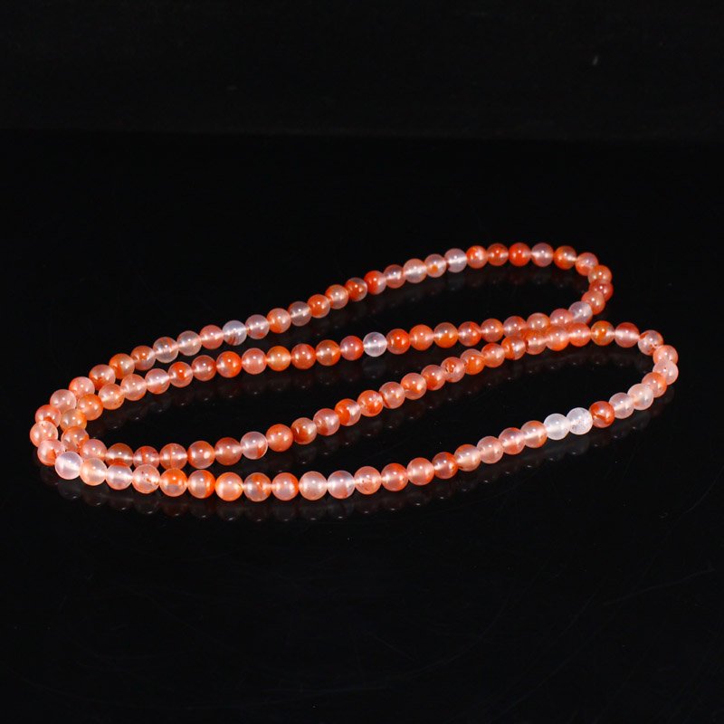 98.40 G Chinese Nanhong Agate Beads Necklace: 98.40 G Chinese Nanhong Agate Beads Necklace w Certificate Dimension: 8(mm) 0.31(inches) 0.22 lbs/98.40 g