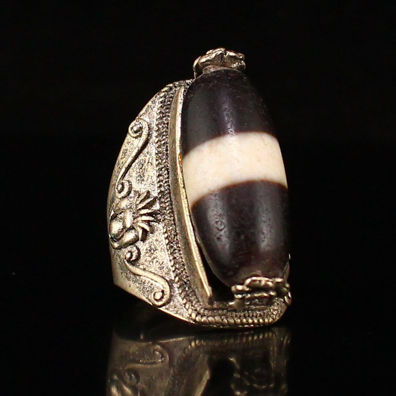 Vintage Tibetan Silver Inlay DZI Agate Ring (1 of 6)
