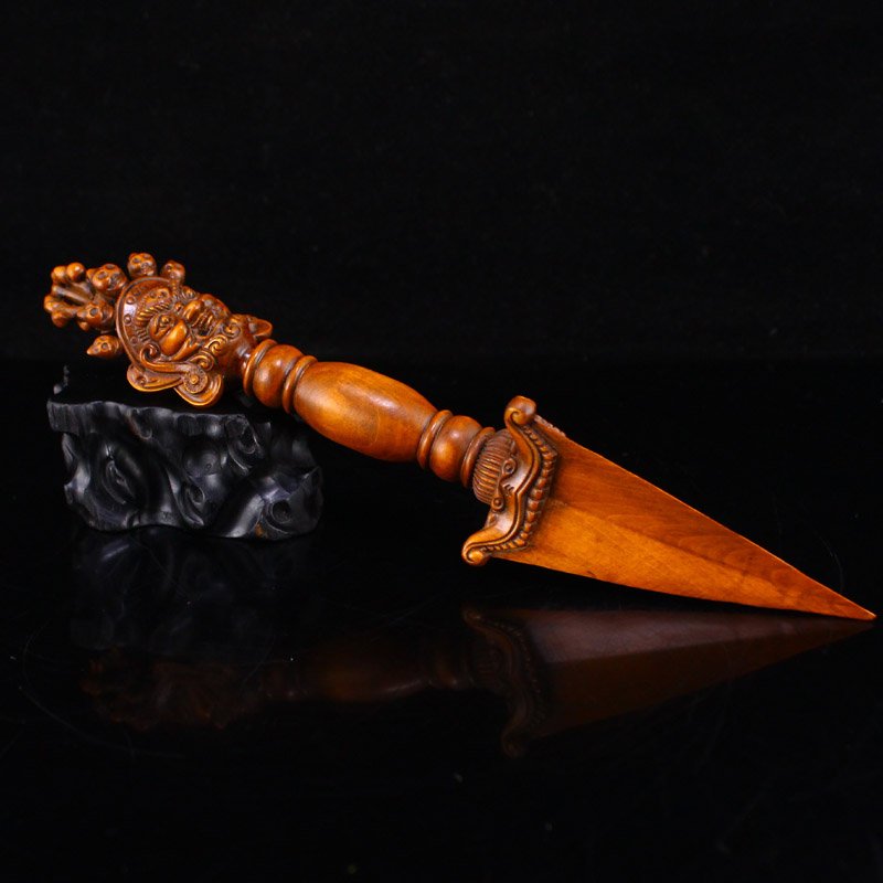 Vintage Tibetan Buddhism Boxwood Wood Pestle XiangMo: Vintage Tibetan Buddhism Boxwood Wood Pestle XiangMo Dimension: 197 x 38 x 38 (mm) 7.75 x 1.50 x 1.50(inches) Weight: 0.07 lbs/33 g The wooden stand no included.