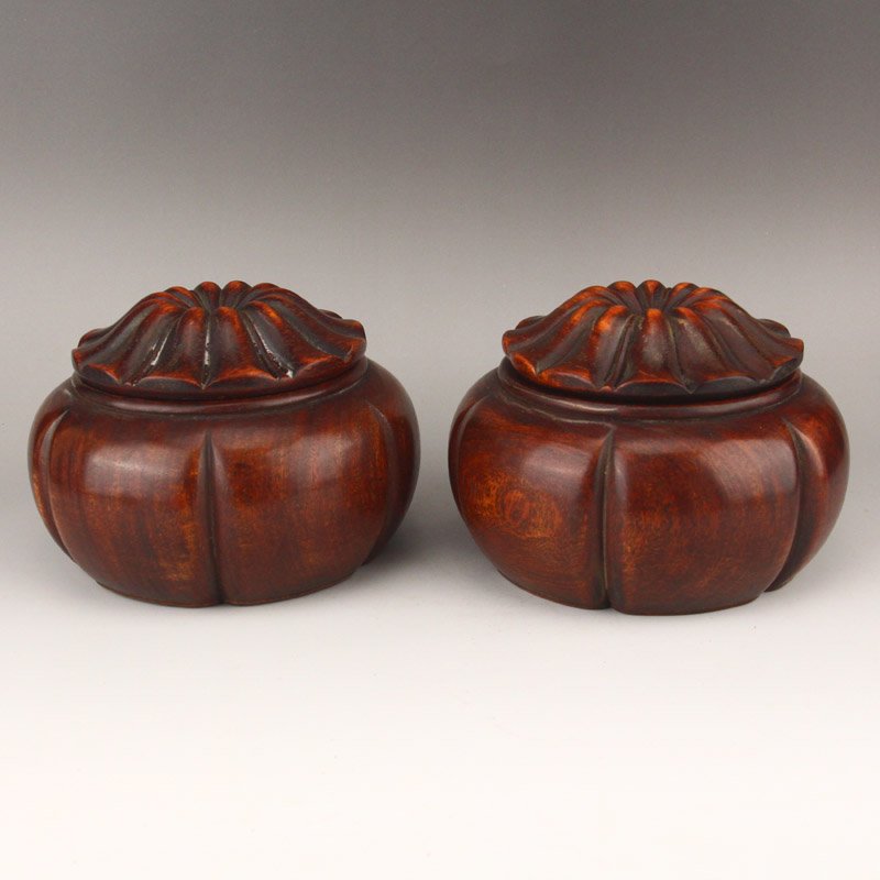 A Pair Vintage Chinese Zitan Wood Weiqi Pots: A Pair Vintage Chinese Zitan Wood Weiqi Pots Dimension: 132 x 132 x 98(mm) 5.2 x 5.2 x 3.86(inches) Weight: 2.3 lbs/1042 g