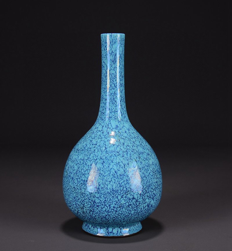 Beautiful Chinese Qing Dy Lu Jun Glaze Porcelain Vase: Beautiful Chinese Qing Dynasty Lu Jun Glaze Porcelain Vase Dimension: 260 x 140(mm) 8.98 x 5.31 x 1.89(inches)