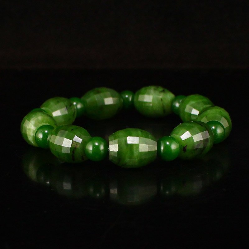 Chinese Green Hetian Jade Beads Bracelet w Certificate: Chinese Green Hetian Jade Beads Bracelet w Certificate Dimension: 14 x 17 (mm) 0.55 x 0.67(inches) Weight 0.15 lbs/48.5 g The wooden stand no included.