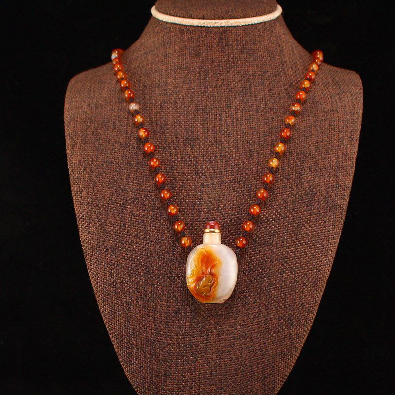 Natural Agate Low Relief Lotusleaf & Frog Snuff Bottle (1 of 5)