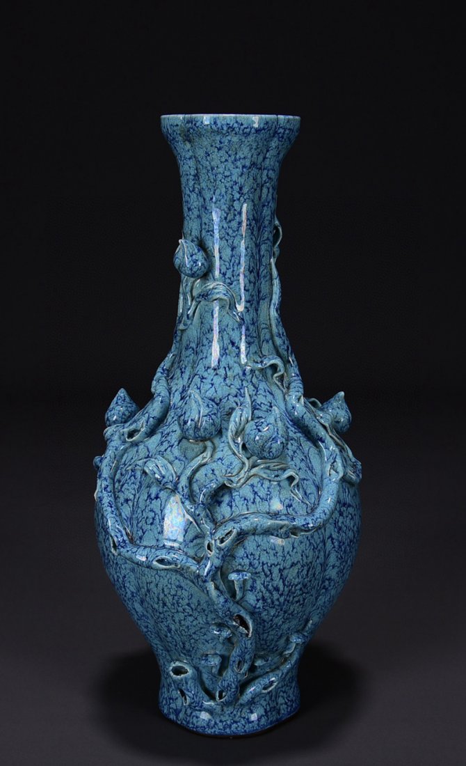 Qing Dy Lu Jun Glaze High Relief Peach Porcelain Vase: Beautiful Chinese Qing Dynasty Lu Jun Glaze High Relief Peach Porcelain Vase Dimension: 310 x 160(mm) 12.20 x 6.30(inches)