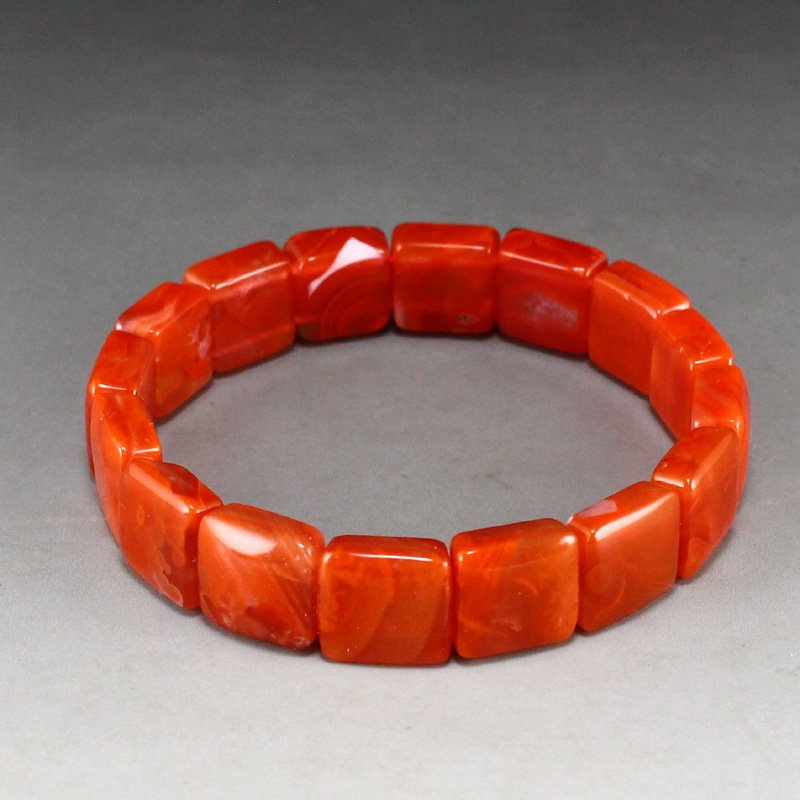 Chinese Natural Nanhong Agate Beads Bracelet: Chinese Natural Nanhong Agate Beads Bracelet w Certificate Dimension: 12 x 12 x 5(mm) 0.47 x 0.47 x 0.19(inches) Weight: 0.06 lbs/28.75 g The wooden stand no included