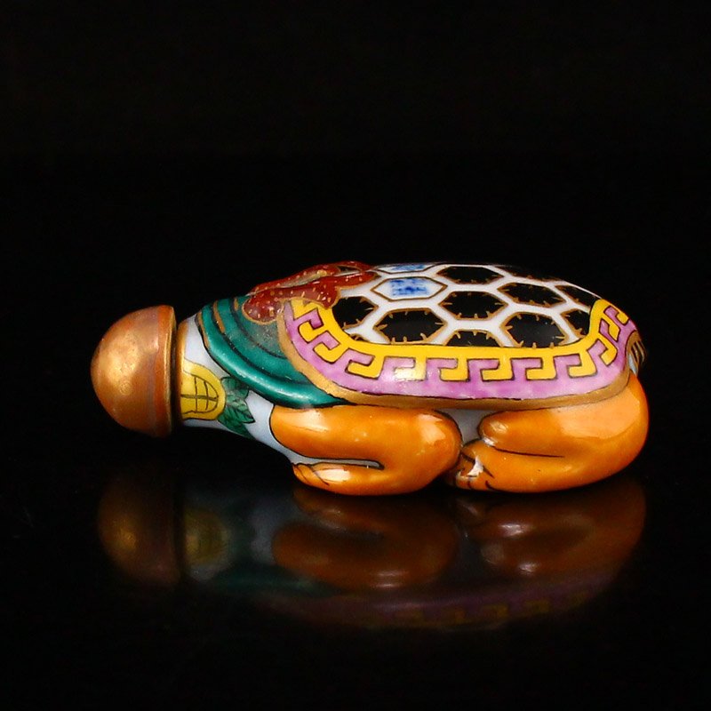 Famille Rose Turtle Shape Porcelain Snuff Bottle (1 of 8)