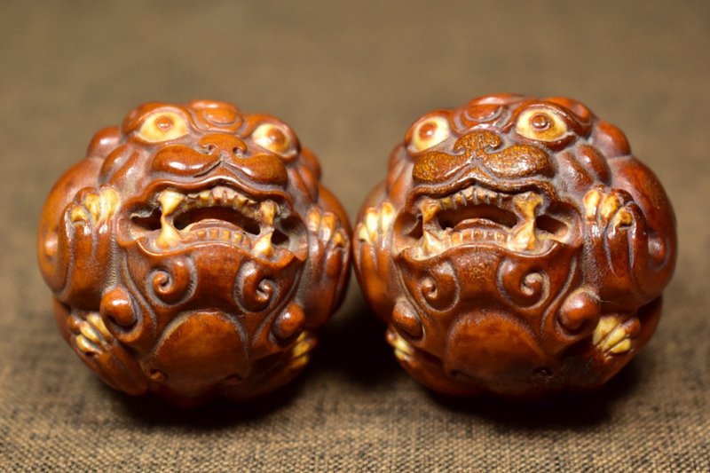 A Pair Deer Horn Lucky Lion Gymnastic Balls (1 of 9)