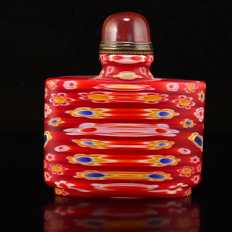 Chinese Red Peking Glass Snuff Bottle (1 of 7)