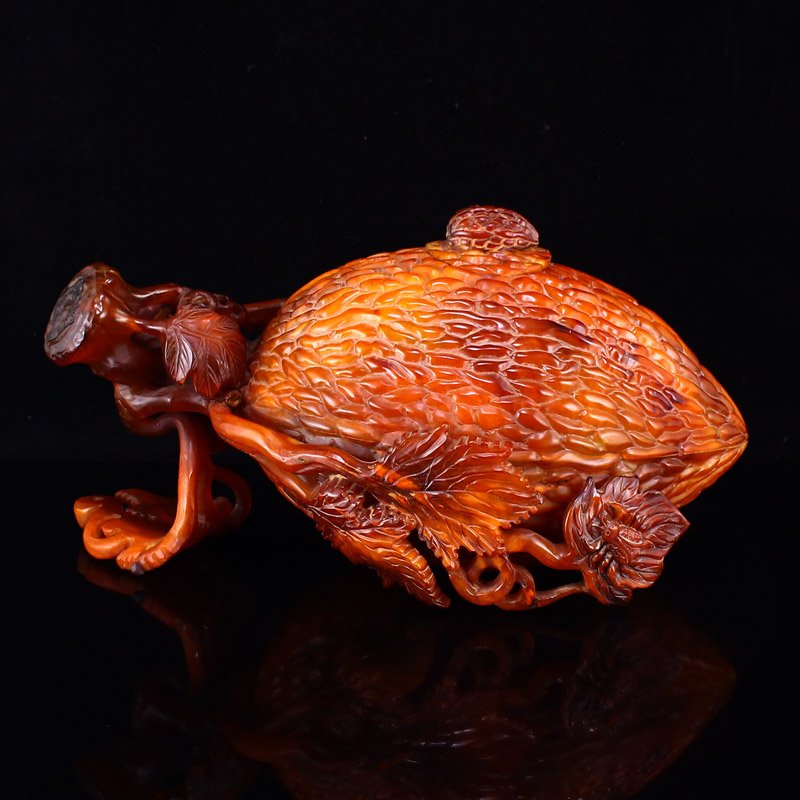 Vintage Ox Horn Carved Bitter Shape Pot: Vintage Ox Horn Carved Bitter Shape Pot Dimension: 243 x 133 x 115(mm) 9.57 x 5.24 x 4.53(inches) Weight 1.69 lbs/766 g