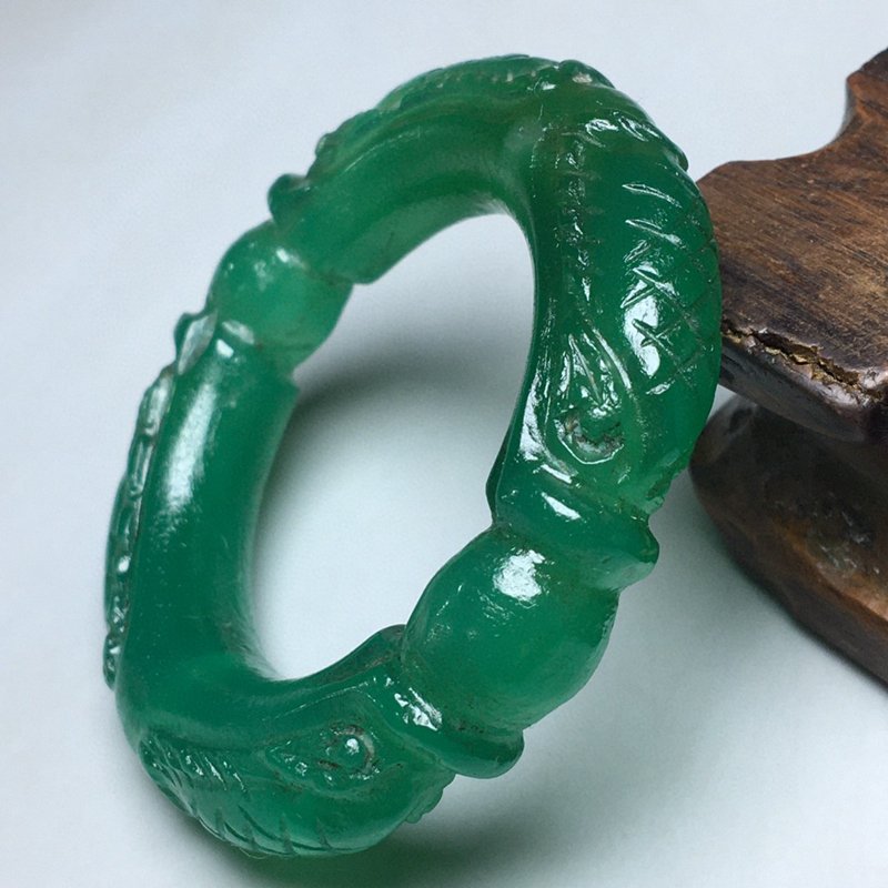 Beautiful Chinese Jade Double Dragon Bracelet (1 of 9)