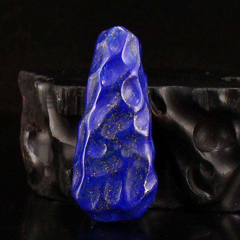 Chinese Natural Lapis Lazuli Original Stone Pendant: Chinese Natural Lapis Lazuli Original Stone Pendant w Certificate Dimension: 44 x 19 x 11(mm) 1.73 x 0.75 x 0.43(inches) Weight: 0.04 lbs/17.97 g The wooden stand no included.