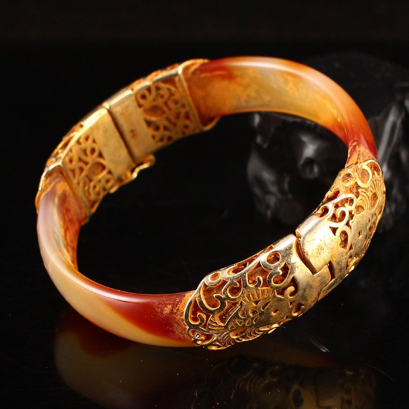 Beautiful Chinese Agate & Gold Fastener Ornament Bracelet (1 of 7)