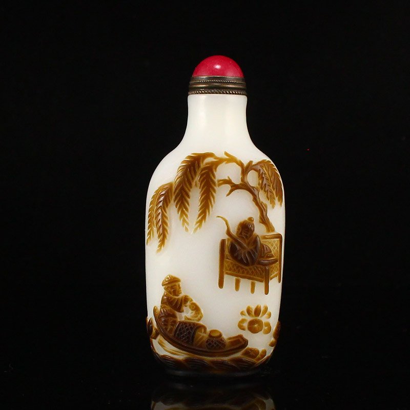 Chinese Peking Glass Low Relief Figure Snuff Bottle (1 of 7)