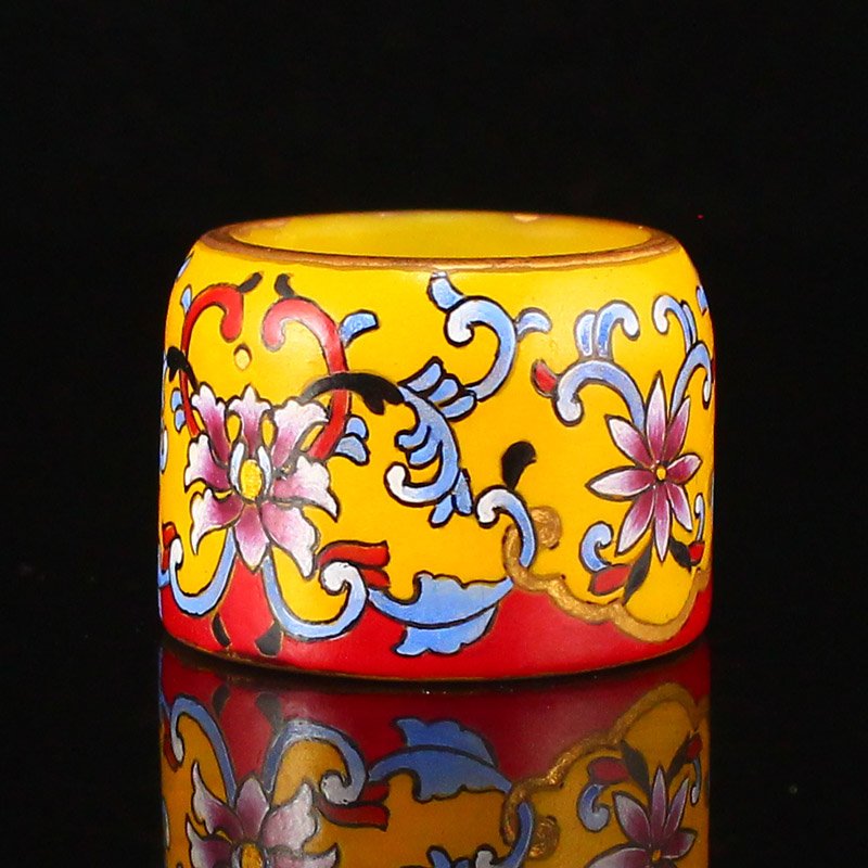 Vintage Chinese Gilt Edge Yellow Peking Glass Thumb Ring (1 of 7)