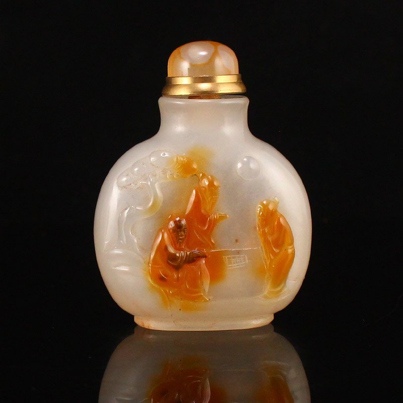 Superb Chinese Agate Low Relief Figures Snuff Bottle (1 of 7)