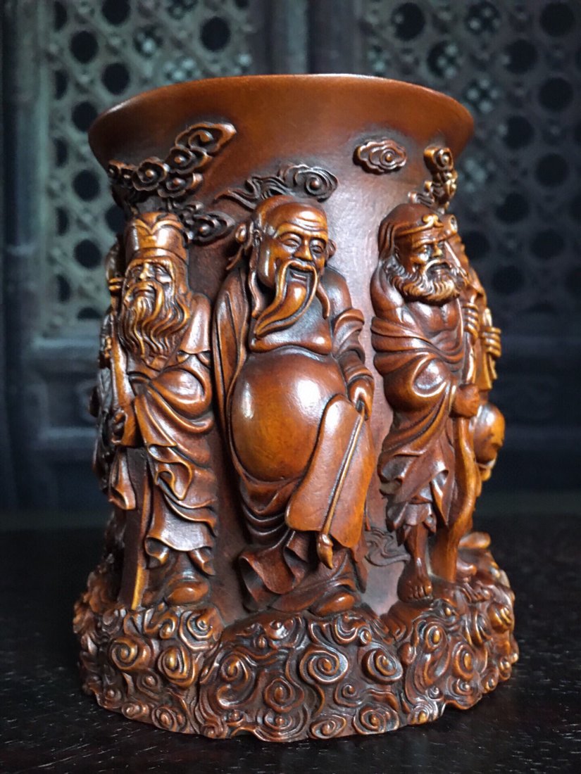 Boxwood Wood Carved Eight Taoism Deity Brush Pot: Chinese Boxwood Wood Carved Eight Taoism Deity Brush Pot Dimension: 105 x 85 (mm) 4.13 x 3.35(inches) Weight: 0.51 lbs/230 g