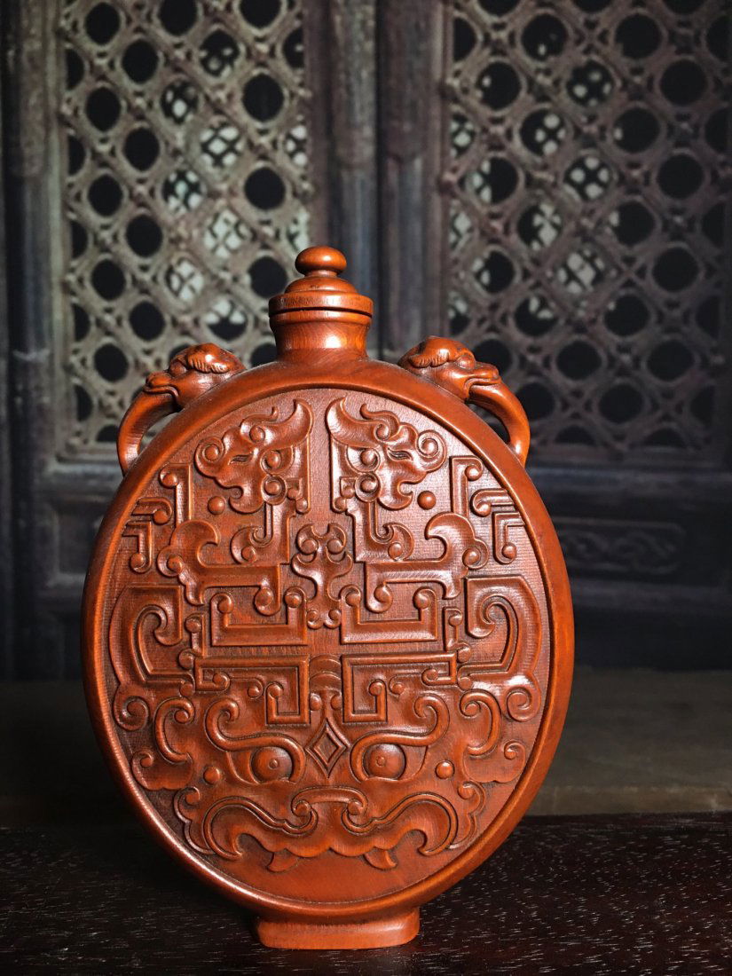 Chinese Boxwood Wood Double Ears Snuff Bottle (1 of 9)