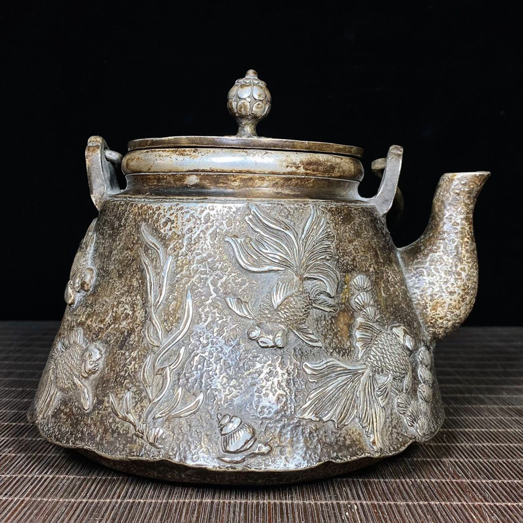 Vintag Pure Silver Low Relief Goldsish Teapot (1 of 7)
