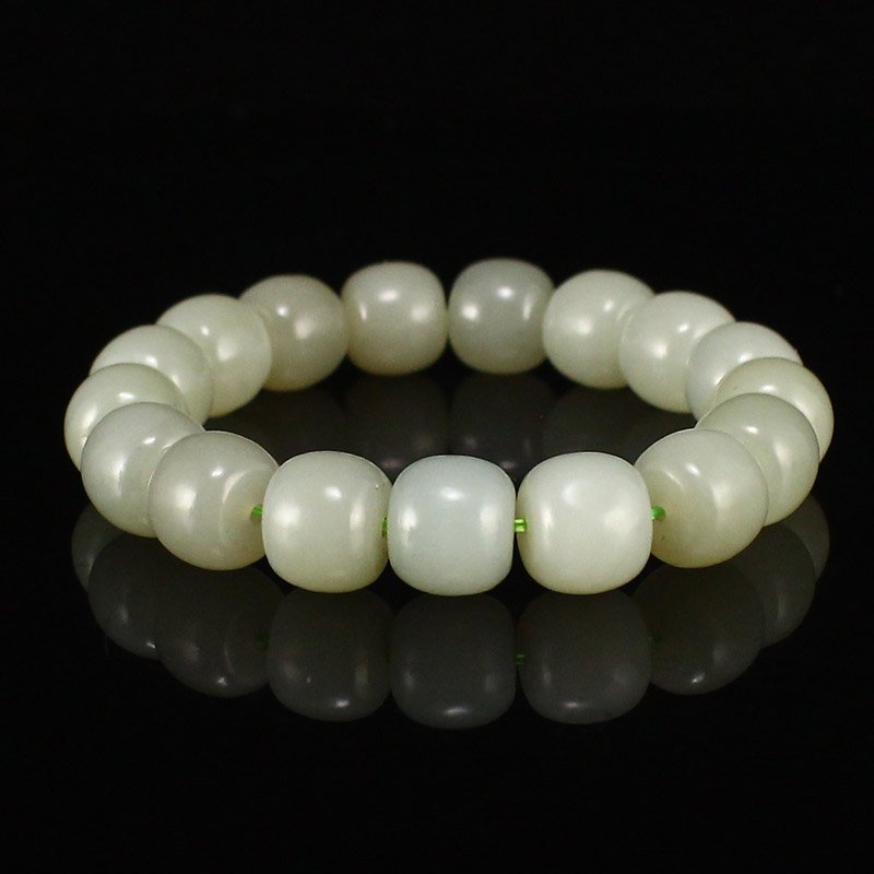 47.45 G Chinese Hetian Jade Beads Bracelet w Certificate: 47.45 G Chinese Hetian Jade Beads Bracelet w Certificate Dimension: 12 x 10(mm) 0.47 x 0.39 (inches) Weight: 0.1 lbs/47.45 g The wooden stand no included.