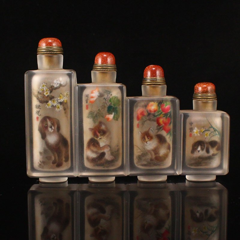Peking Glass Inside Painting Cat & Dog Design Conjoined Snuff Bottle: Chinese Peking Glass Inside Painting Cat & Dog Design Conjoined Snuff Bottle Dimension: 122 x 87 x 23 (mm) 4.80 x 3.42 x 0.90(inches) Weight: 0.67 lbs/306 g