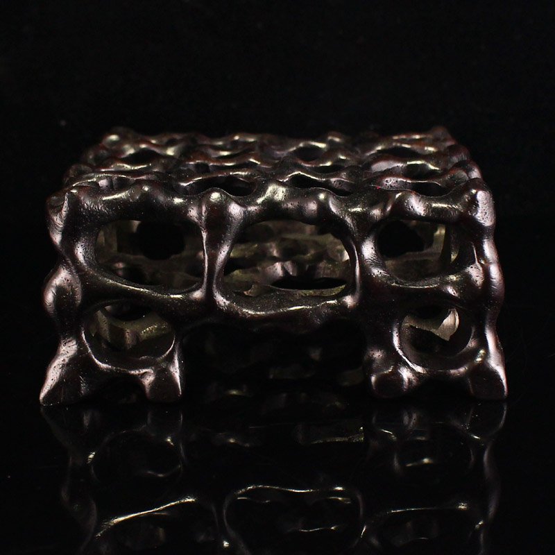 Openwork Chinese Zitan Wood Base: Openwork Chinese Zitan Wood Base Dimension: 95 x 95 x 46(mm) 3.74 x 3.74 x 1.81(inches) Weight: 0.29 lbs/130 g