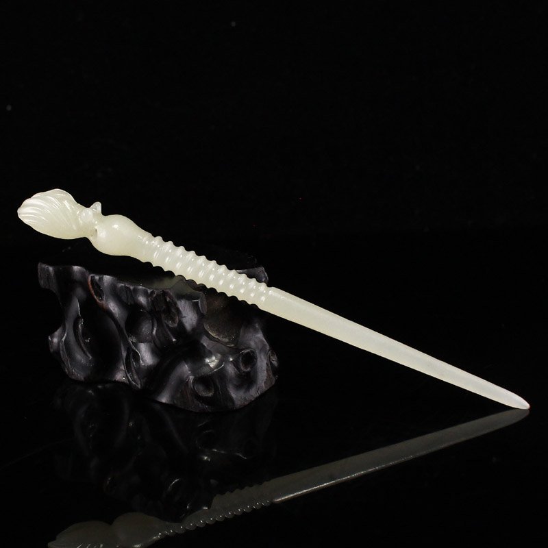 Vintage Chinese Hetian Jade Cicada Hairpin (1 of 5)