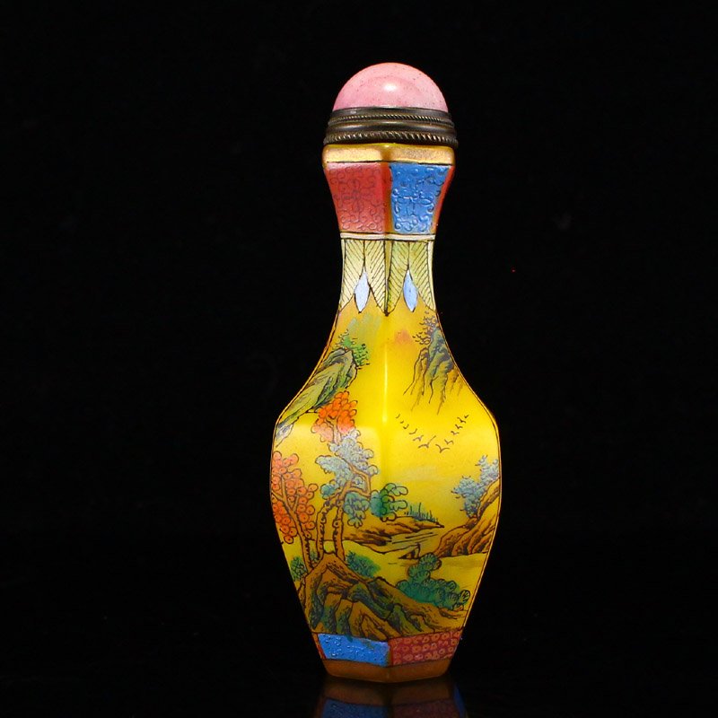 Vintage Chinese Famille Rose Peking Glass Snuff Bottle: Vintage Chinese Famille Rose Peking Glass Snuff Bottle Dimension: 95 x 36 x 36(mm) 3.74 x 1.42 x 1.42(inches) Weight: 0.19 lbs/ 88 g