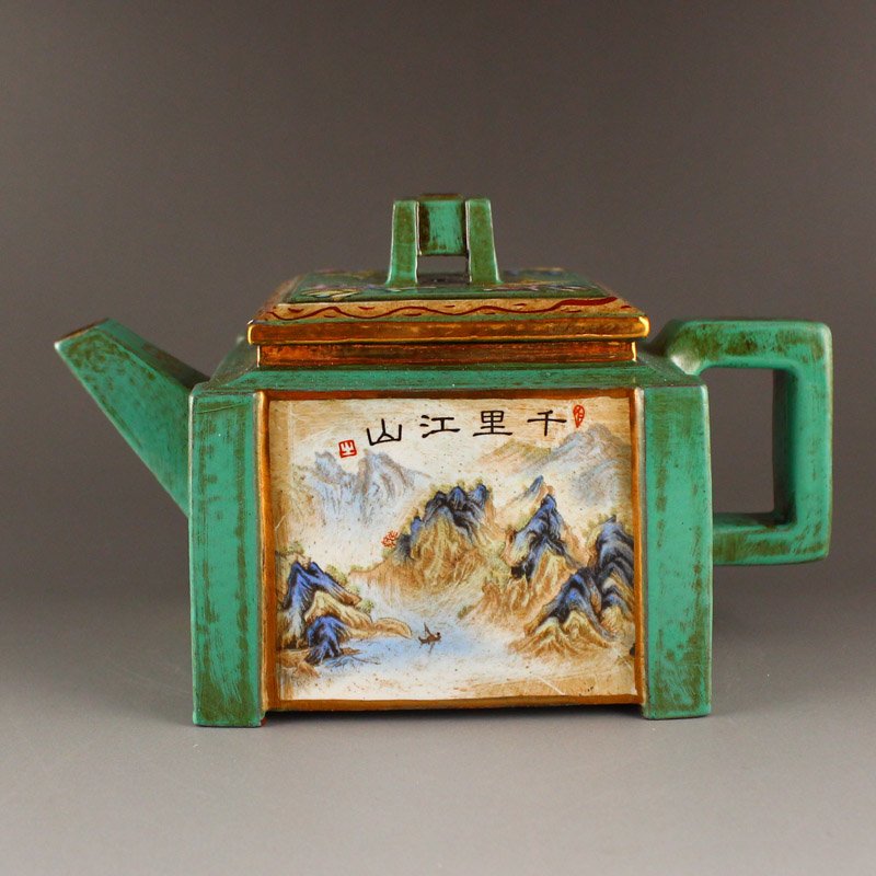 Chinese Green Ground Famille Rose Zisha Clay Teapot: Chinese Green Ground Famille Rose Zisha Clay Teapot w Artist Signed Dimension: 150 x 95 x 90(mm) 5.90 x 3.74 x 3.54(inches) Weight: 0.94 lbs/425 g