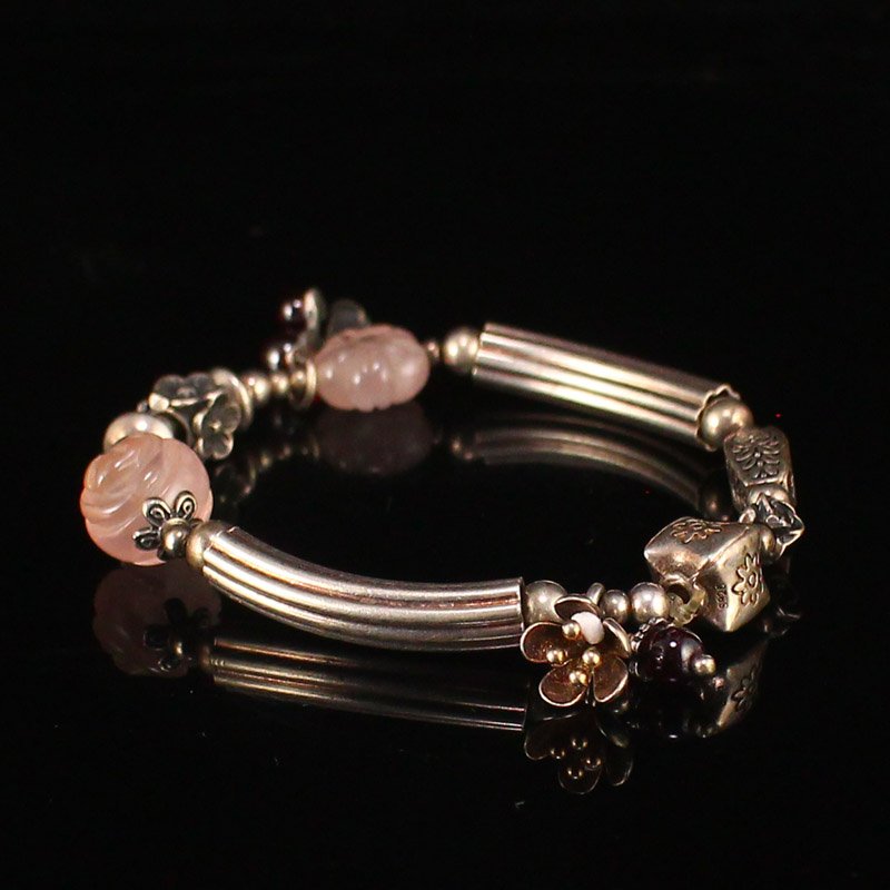 Beautiful Pure Silver & Pink Crystal Bracelet: Beautiful Pure Silver & Pink Crystal Bracelet Dimension: 11 (mm) 0.43 Weight : 0.04 lbs/19 g The wooden stand no included.