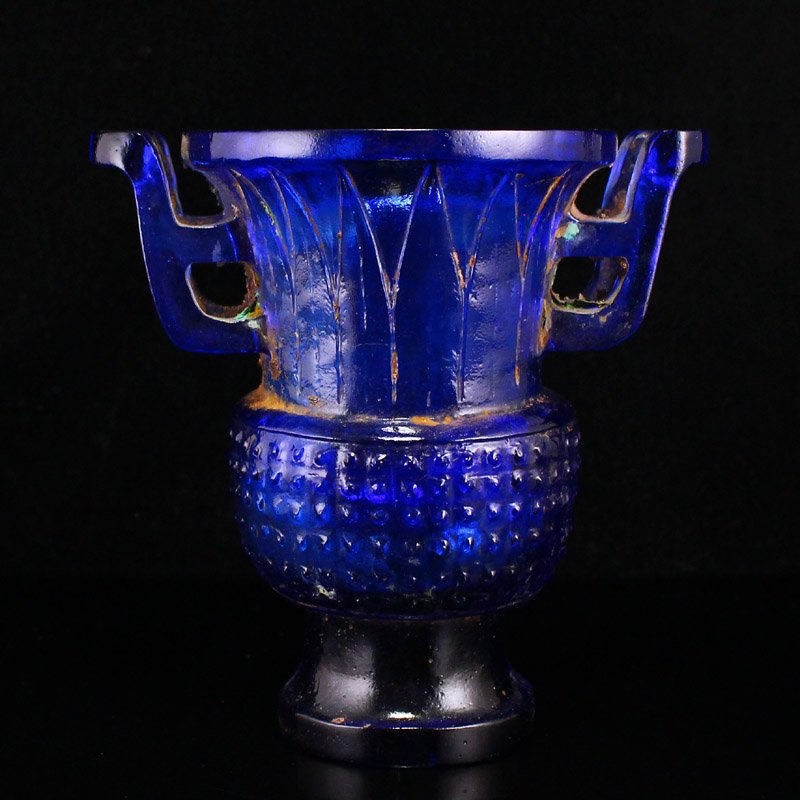 Vintage Chinese Blue Peking Glass Double Ears Wine Cup: Vintage Chinese Blue Peking Glass Double Ears Wine Cup Dimension: 115 x 80 x 120 (mm) 4.53 x 3.15 x 4.72 (inches) Weight: 1.12 lbs/509 g
