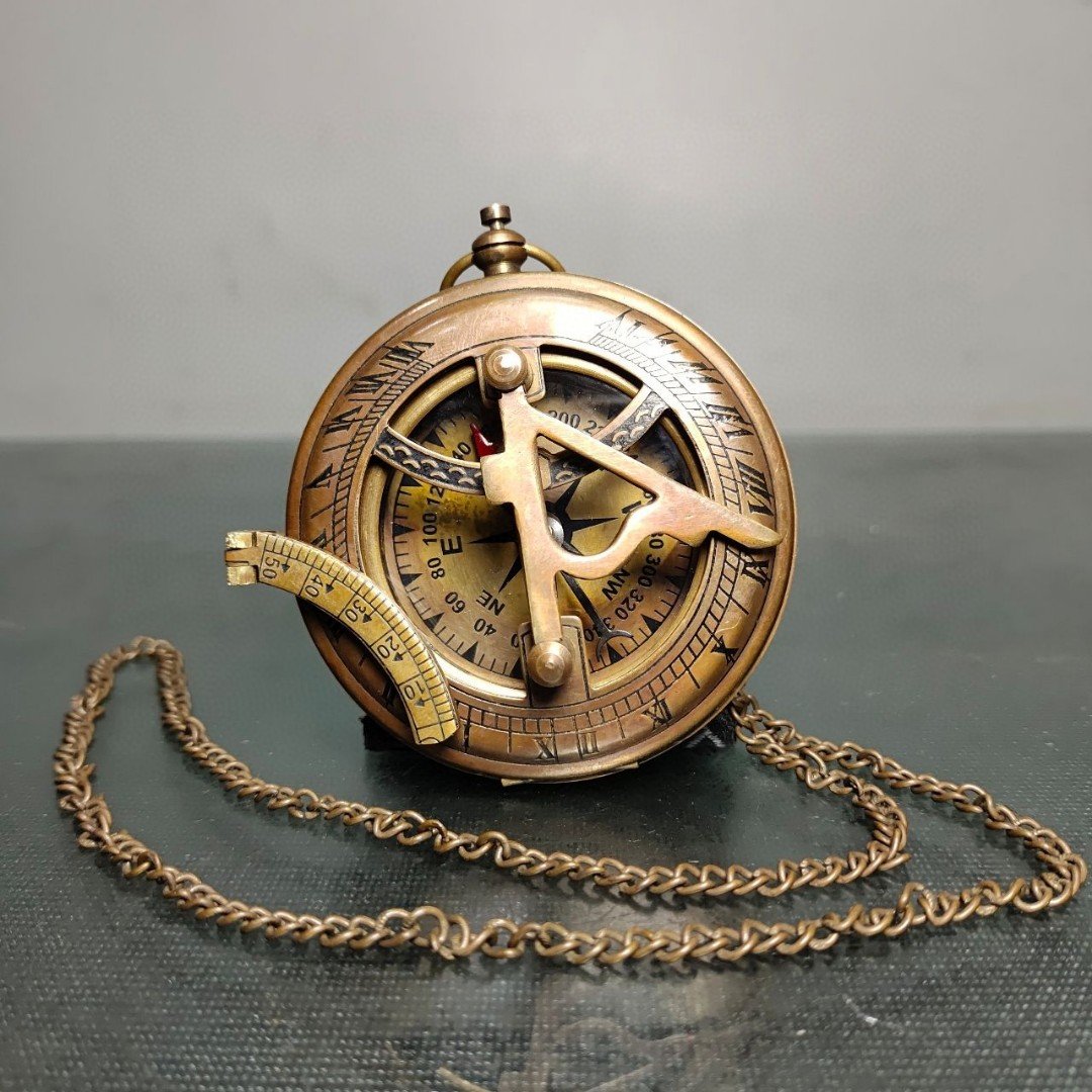 Vintage Brass Compass Multi Function Dashboard Outdoor Tools: Vintage Brass Compass Multi Function Dashboard Outdoor ToolsDimension: 75 x 24(mm)2.95 x 0.94(inches) Weight: 0.34 lbs/155 g