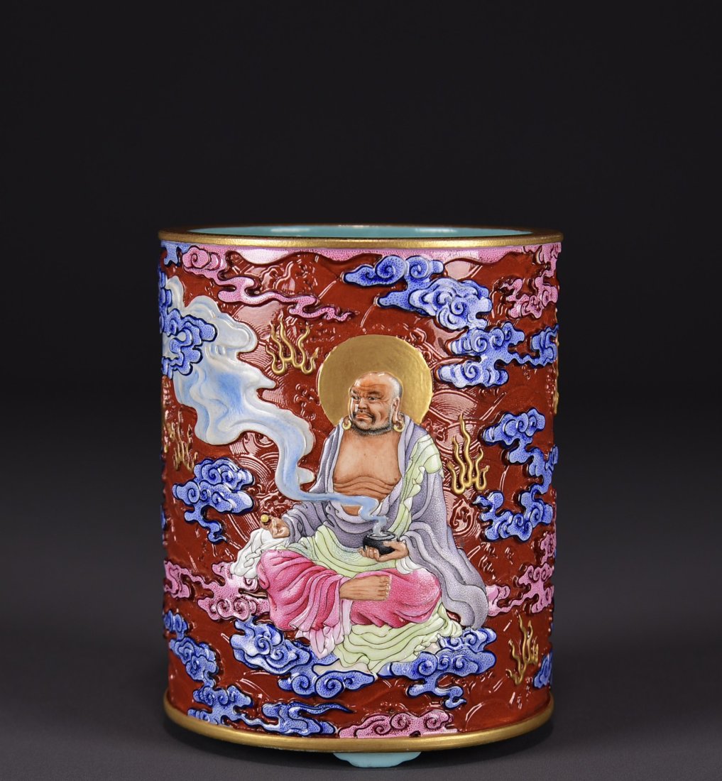 Chinese Gilt Gold Famille Rose Buddhism Arhat & Dragon Porcelain Brush Pot w Qianlong Mark: Chinese Gilt Gold Famille Rose Buddhism Arhat & Dragon Porcelain Brush Pot w Qianlong Mark Dimension: 140x110(mm) 5.51x4.33(inches)