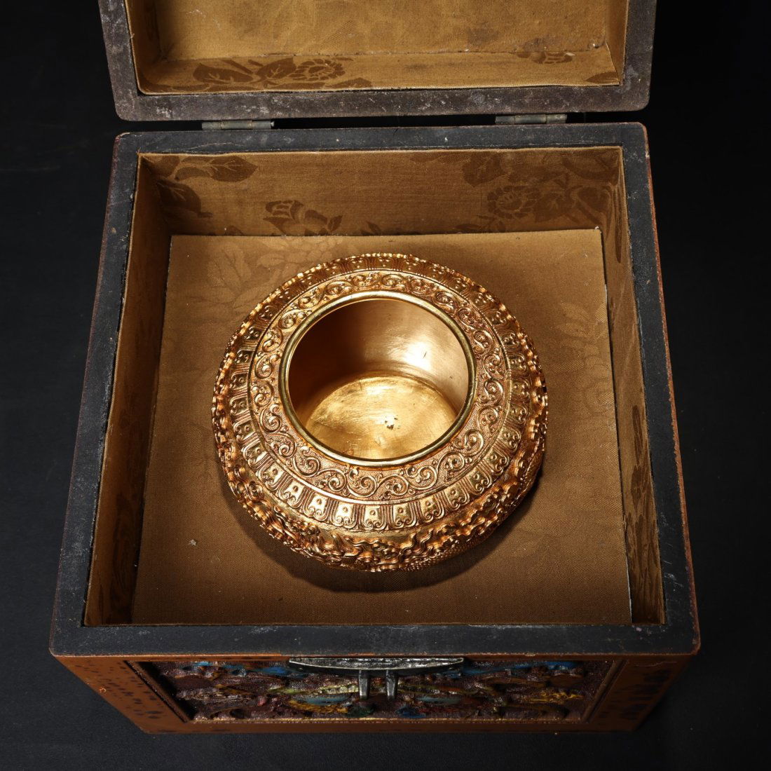 Vintage Chinese Gilt Gold Bronze High Relief Clouds Dragon Design Pot w Lacquerware Box (1 of 9)