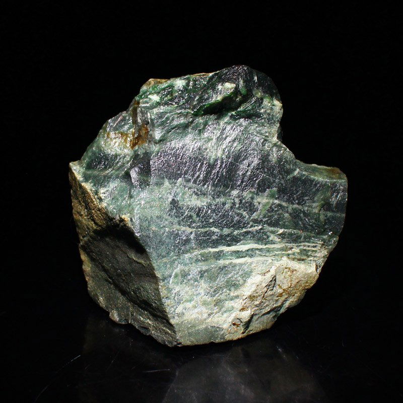Natural Jadeite Original Stone: Natural Jadeite Original StoneDimension: 101x96x52(mm) 3.98x3.78x2.05(inches) Weight 1.52 lbs/688g
