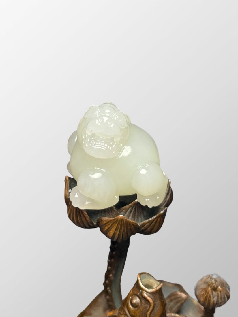 Superb Chinese Qing Dynasty White Hetian Jade Fortune Pixiu Pendant (1 of 10)