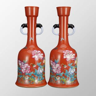 A Pair Superb Chinese Red Glaze Famille Rose Butterfly Fower Design Porcelain Vases: A Pair Superb Chinese Red Glaze Famille Rose Butterfly Fower Design Porcelain VasesDimension:310 x 130(mm)12.20 x 5.12 (inches)