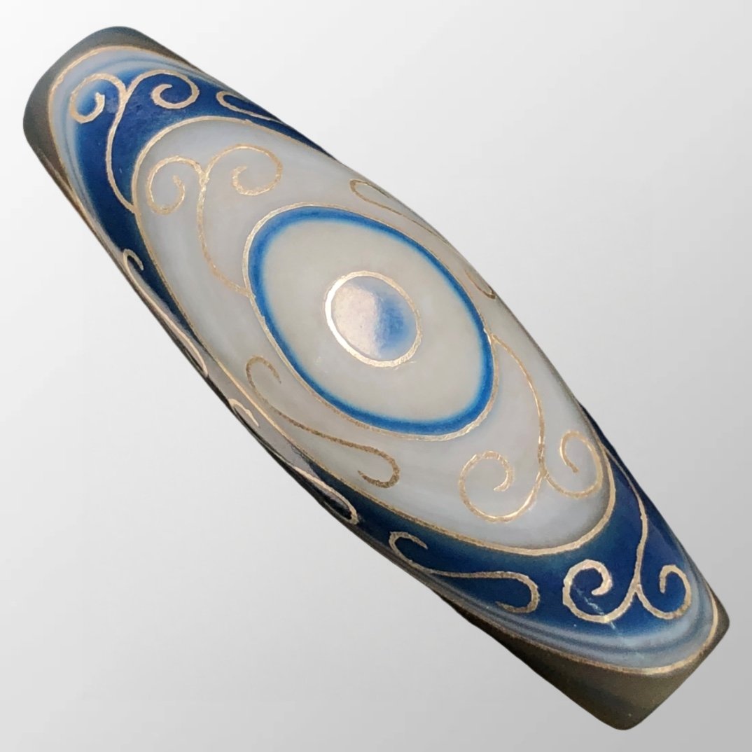 Vintage Tibetan DZI Agate Inlay Silver Wires Pendant: Vintage Tibetan DZI Agate Inlay Silver Wires Pendant Dimension: 53 x 16(mm) 2.09 x 0.63(inches) Weight: 0.04 lbs/20 g