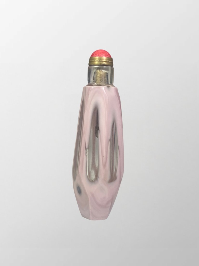 Beautiful Chinese Pink Peking Glass Snuff Bottle w Stopper (1 of 9)