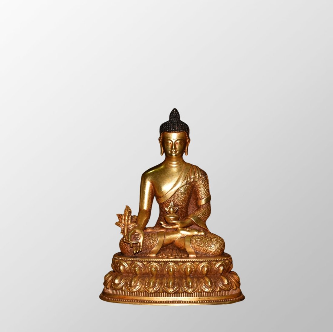 Tibetan Buddhism Gilt Gold Bronze Medicine Buddha Statue: Tibetan Buddhism Gilt Gold Bronze Medicine Buddha StatueDimension: 105 x 80 x 55(mm) 4.13 x 3.15 x 2.16 (inches)Weight:1.51 lbs/ 685 g