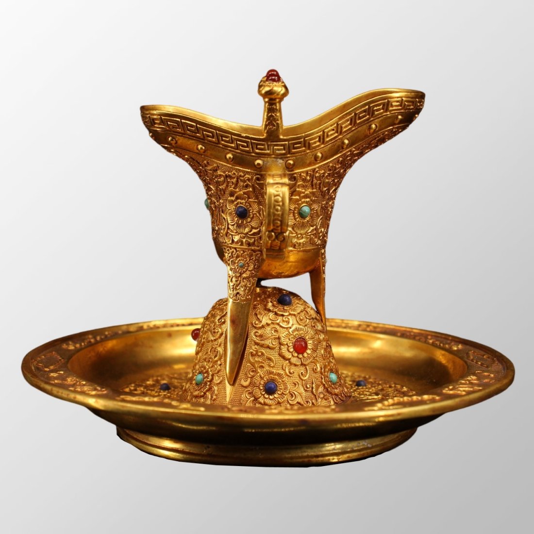 Superb Chinese Gilt Gold Bronze Inlay Gem 3 Legs Wine Cup & Plate: Superb Chinese Gilt Gold Bronze Inlay Gem 3 Legs Wine Cup & Plate Dimension: 170 x 180 x 120 (mm) 6.69 x 7.09 x 4.72(inches) Total Weight 1.82 lbs/ 825 g