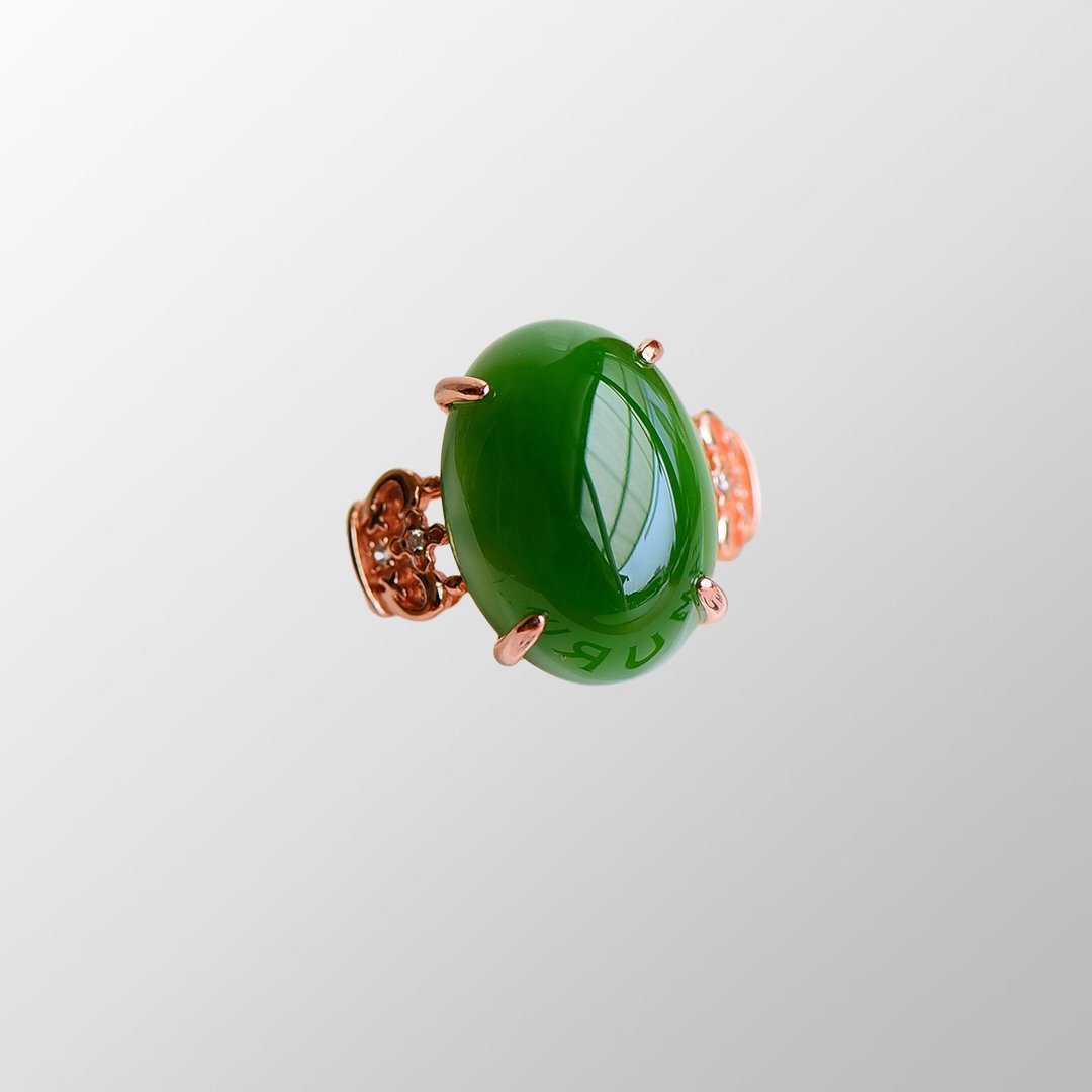 Chinese 925 Silver Inlay Green Hetian Jade Ring: Chinese 925 Silver Inlay Green Hetian Jade RingDimension:13 x 18(mm)0.51 x 0.71(inches)