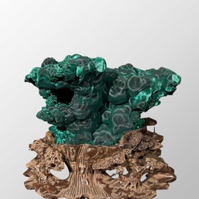Beautiful Design Natural Malachite Original Stone Statue