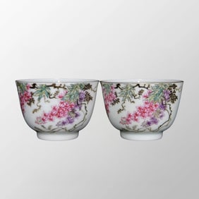 A Pair Chinese Qing Dynasty Gilt Edge Famille Rose Flower Design Porcelain Cups