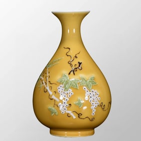 Chinese Yellow Glaze Famille Rose Grape Design Porcelain Vase