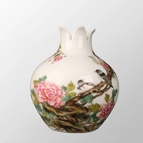 Chinese Qing Dynasty Famille Rose Flowers Bird Design Porcelain Vase