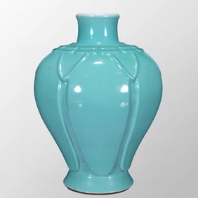 Beautiful Chinese Qing Dynasty Turquoise Glaze Porcelain Vase